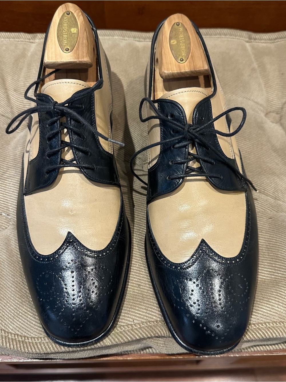 Soulier’s Men's Two-Tone Black and Cream Wingtip Derby Shoes. - Picture 2 of 14